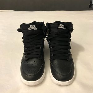 Retro Jordan 1 OG “Cyber Monday”